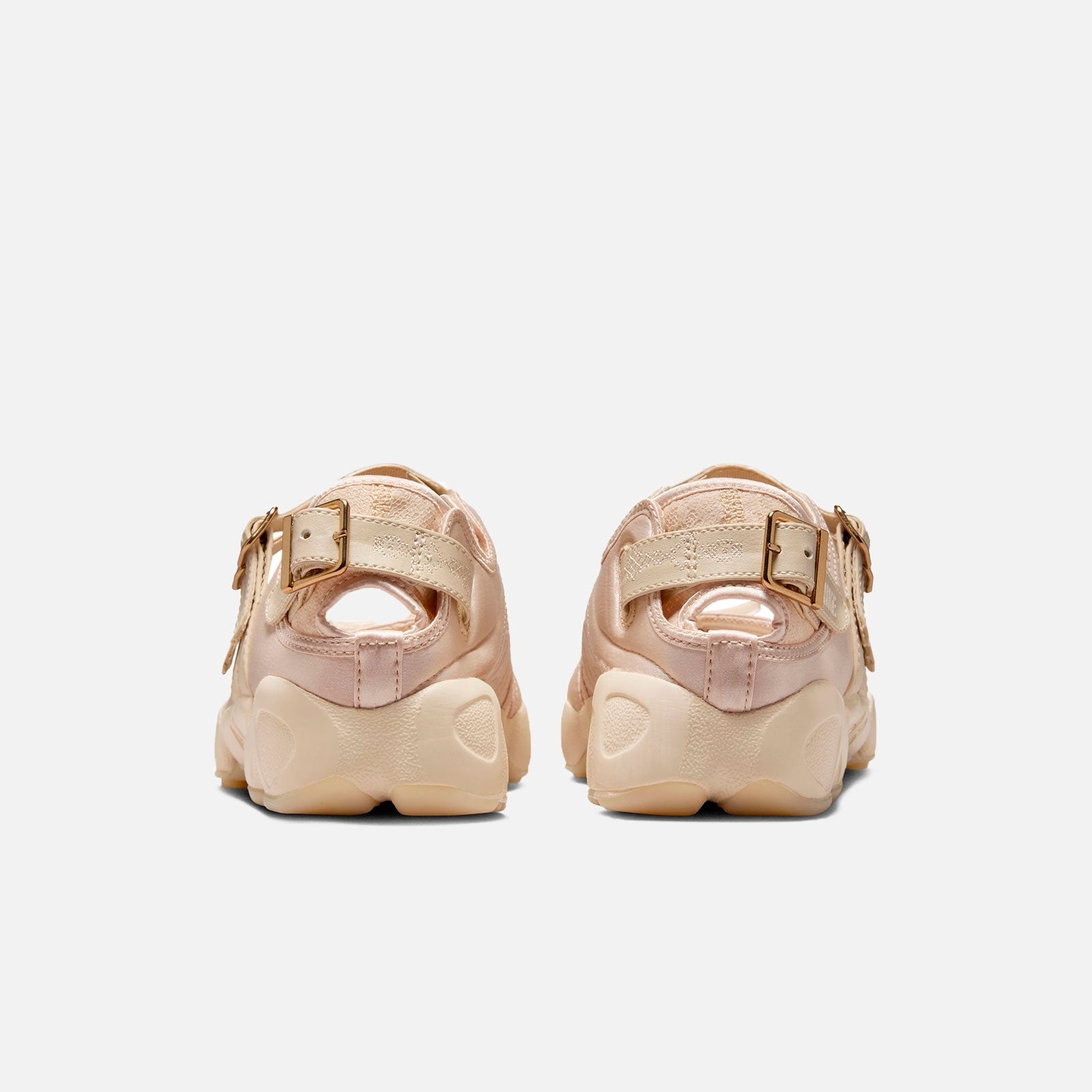 Air Rift IH7346 222