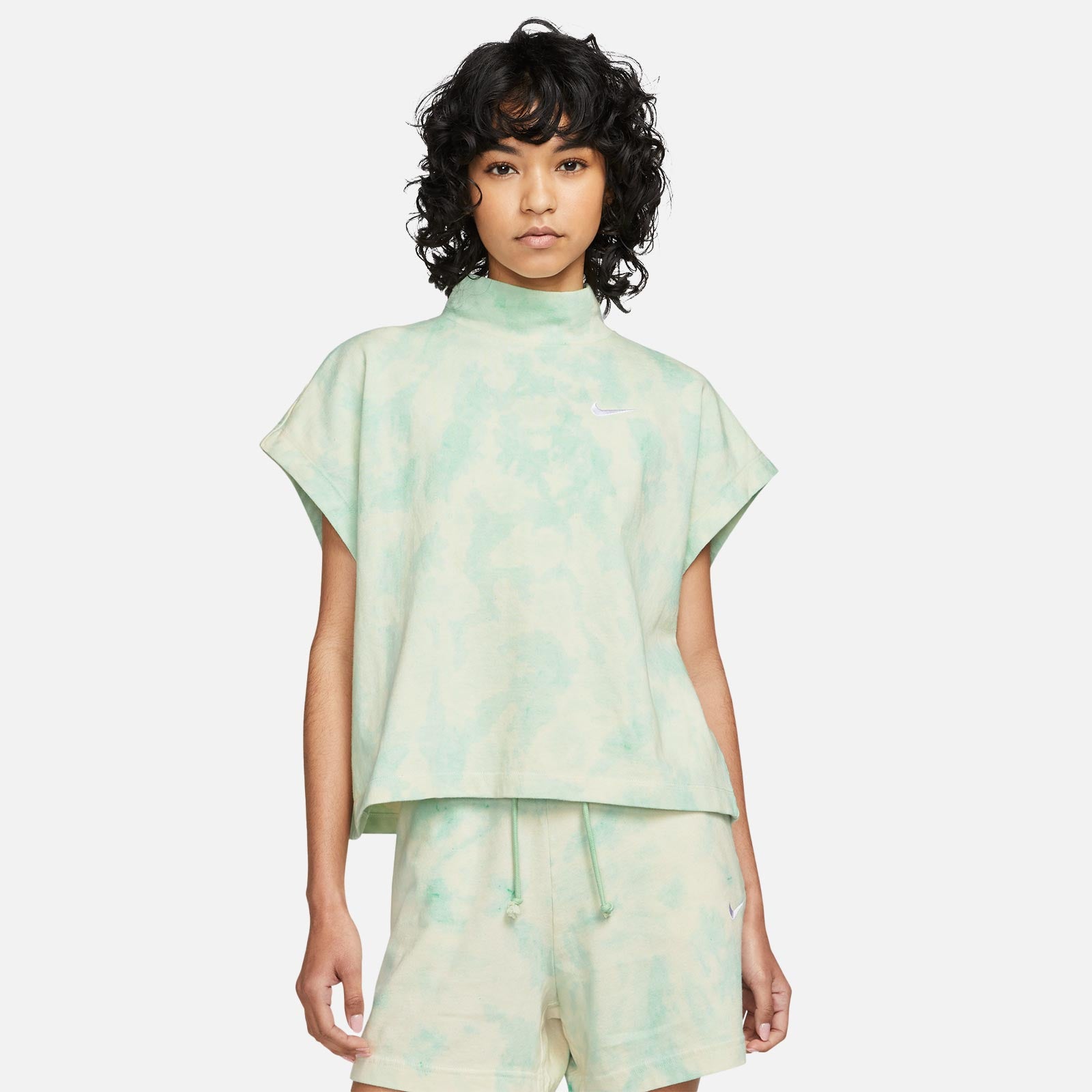 DM6710 379 Sportswear Essential Tee