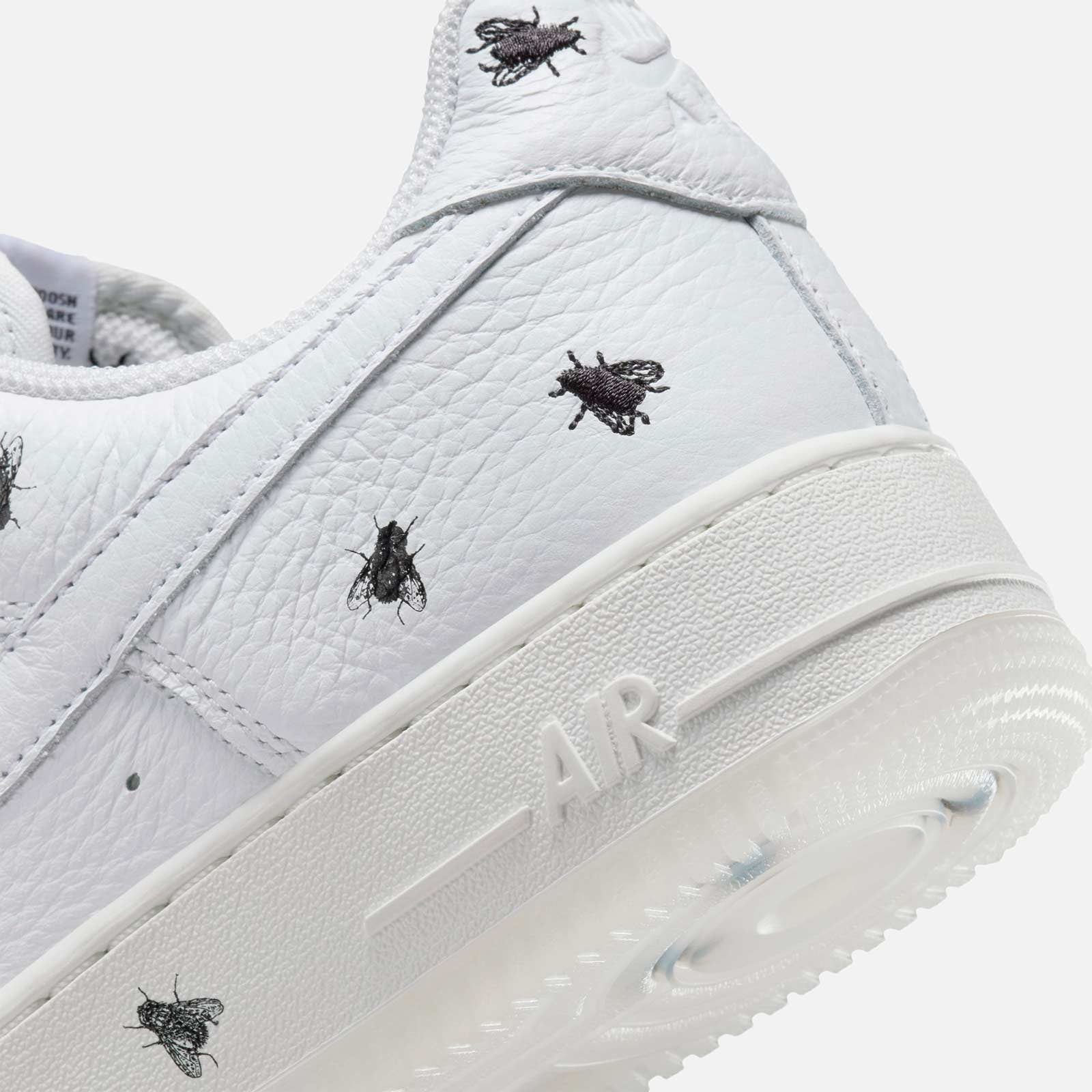 Air Force 1 Low Retro Houseflies IM3081 100