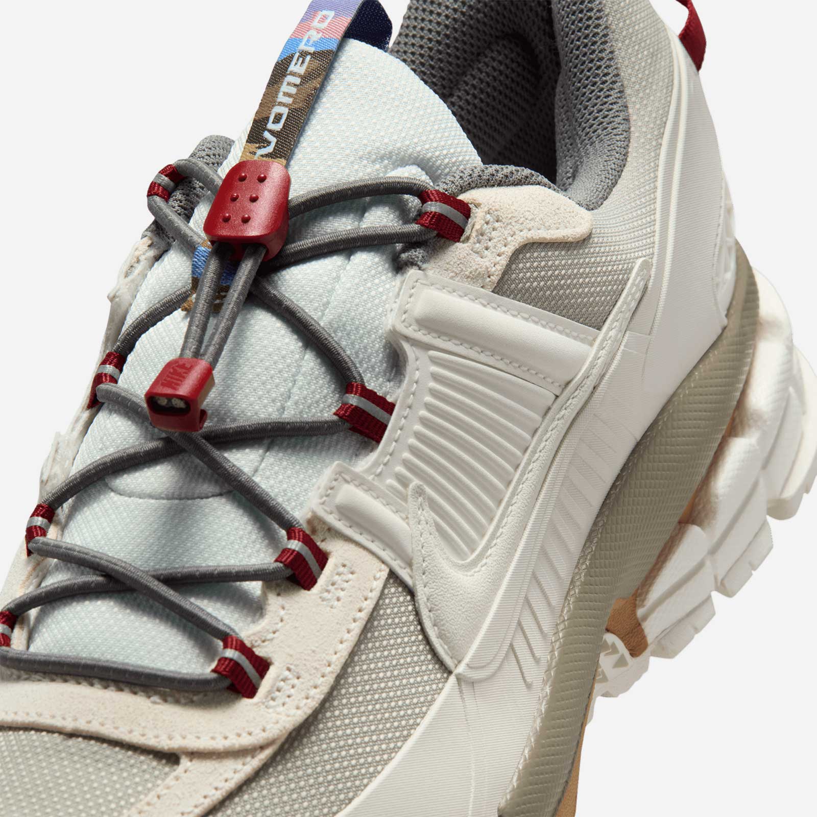 Zoom Vomero Roam IQ1126 317