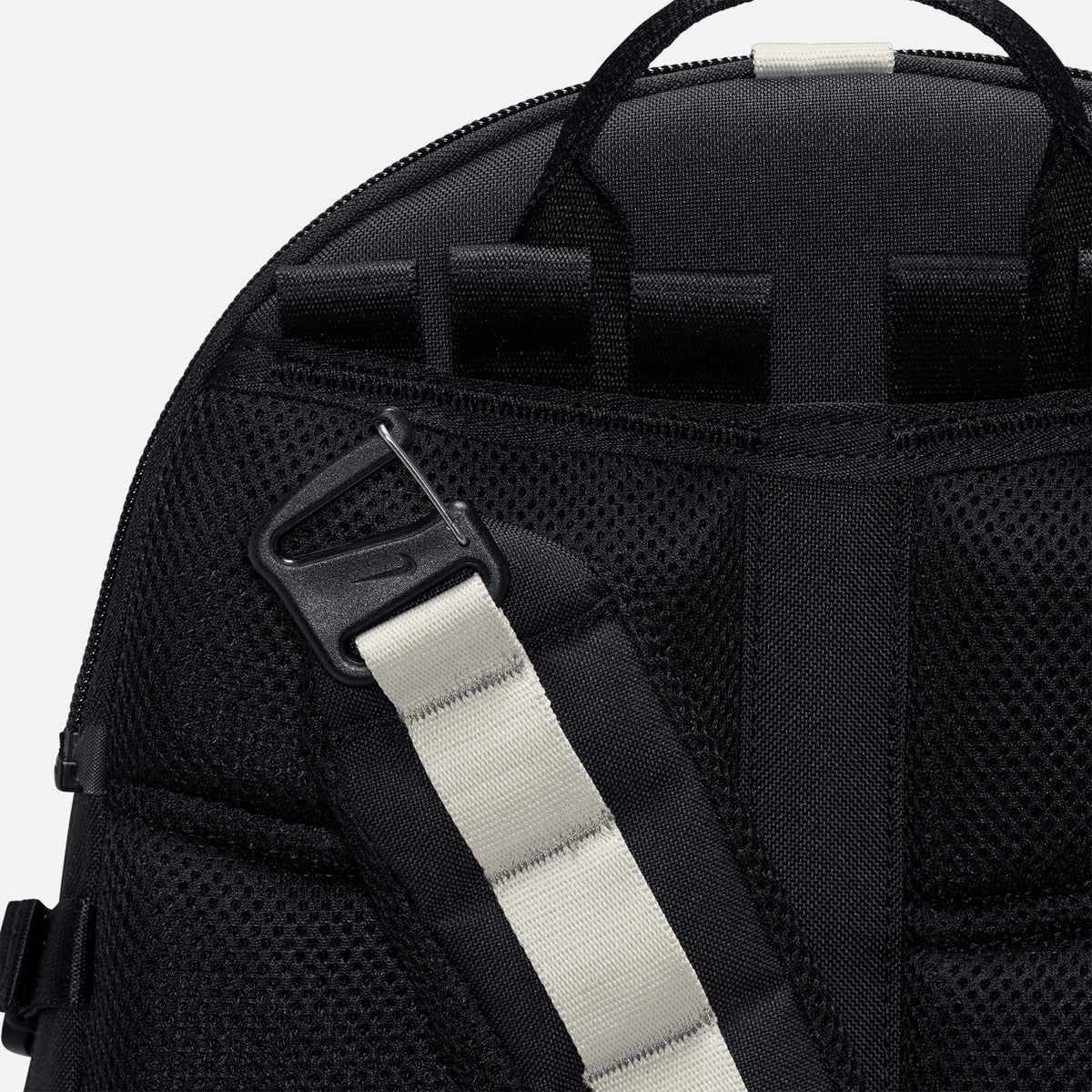 Mochila Nike ACG Daymax HJ8178-010